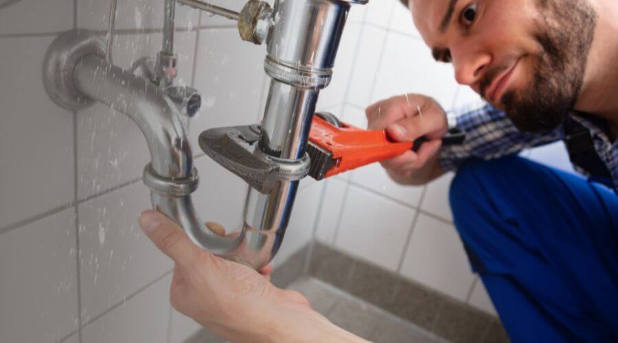 Professional clogged toilet repair services in Deerfield, MO